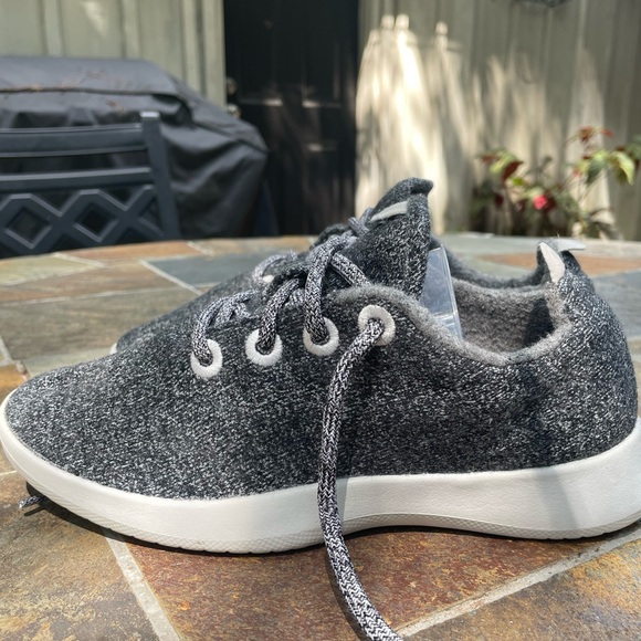 allbirds Women’s Wool Runners Natural Grey/Light Sole - Picture 2 of 7